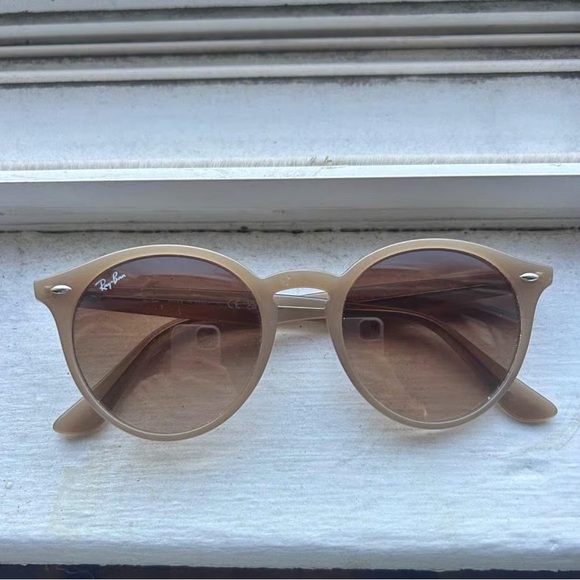 Ray-Ban Classic Tan Round Sunglasses - Picture 2 of 2